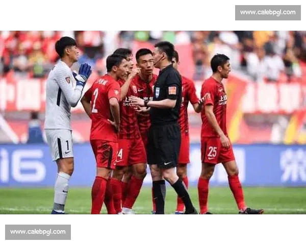 上港对阵大连焦点之战解析双方阵容走势与胜负关键前瞻赛季表现全面 上港对阵大连焦点之战解析双方阵容走势与胜负关键前瞻赛季表现全面